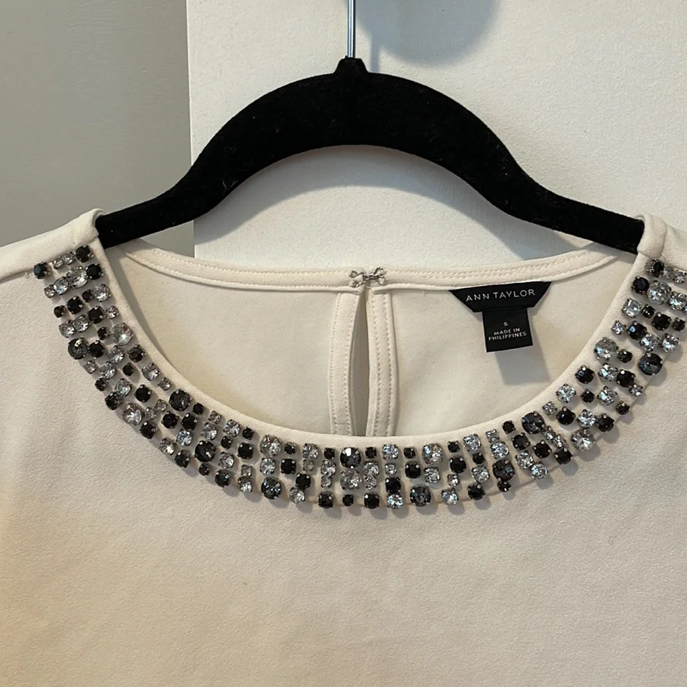 NWOT Ann Taylor Jeweled Neck Top - size small - Picture 2 of 6